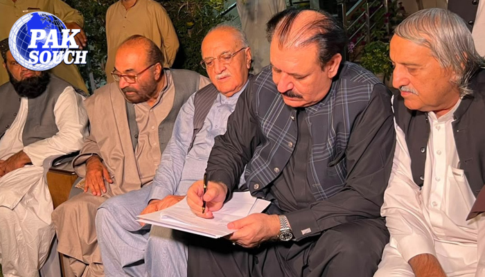 Balochistan Government, Families of Ziarat Martyrs Sign Agreement, End Sit-ins