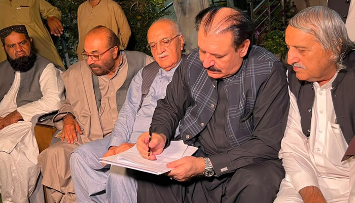 Balochistan Government, Families of Ziarat Martyrs Reach Written Agreement, Sit-ins End