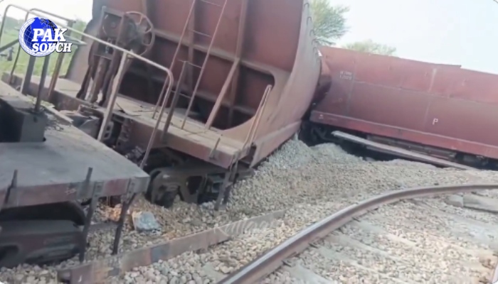 Freight Train Derails Near Matiari, Rail Traffic Suspended as Both Tracks Blocked