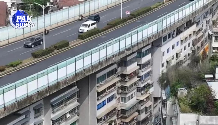 China’s Unique City Where an Expressway Runs Above Apartment Buildings