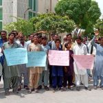 Farmers Protest Outside Sukkur Barrage Office Over Alleged Blockage of Irrigation Water